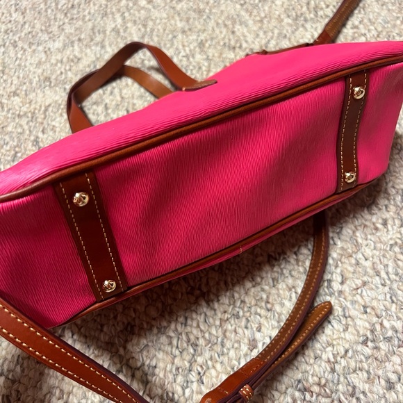 Beautiful Pink Dooney & Bourke Purse! - Picture 14 of 15